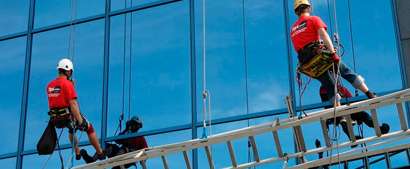 ¡No mires abajo!: conoce los riesgos laborales por trabajo en altura CESE